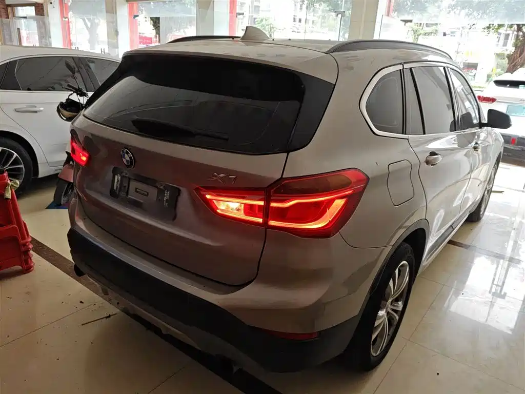 BMW X1 2016 sDrive20Li Luxury Model фото 7