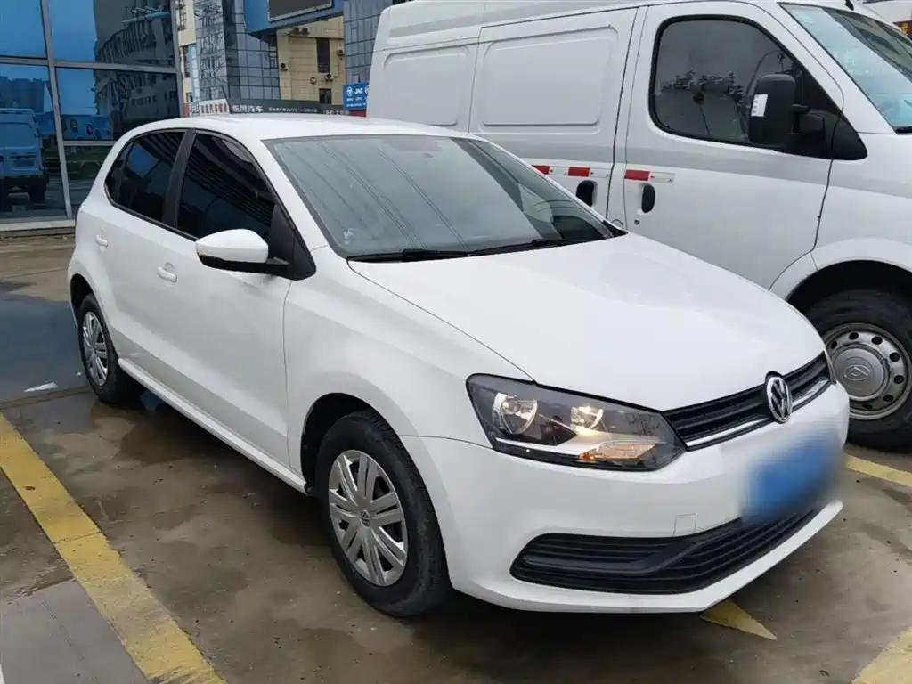 Volkswagen Polo 2016 1.4L Automatic Trend фото 4
