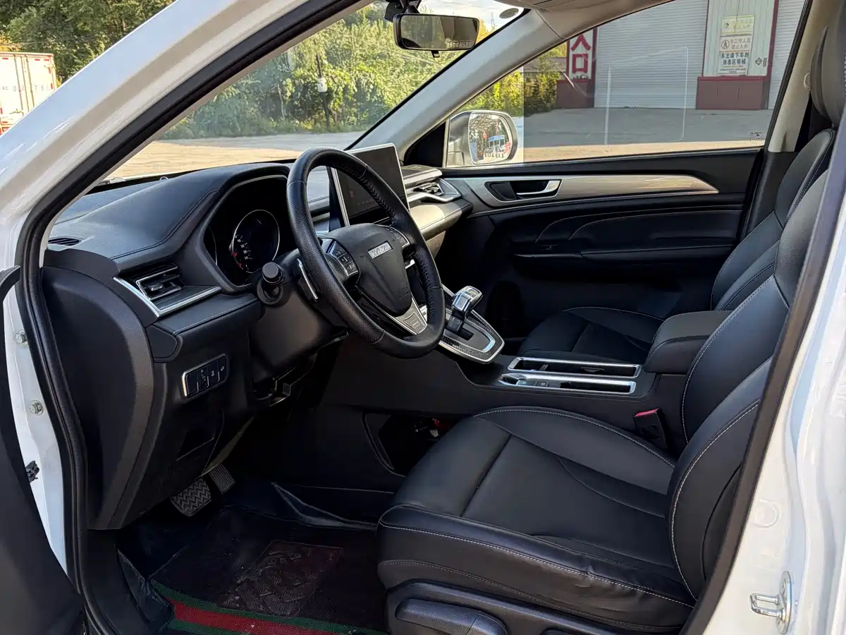 Haval M6 2023 2023 PLUS 1.5T DCT Luxury Smart Connect