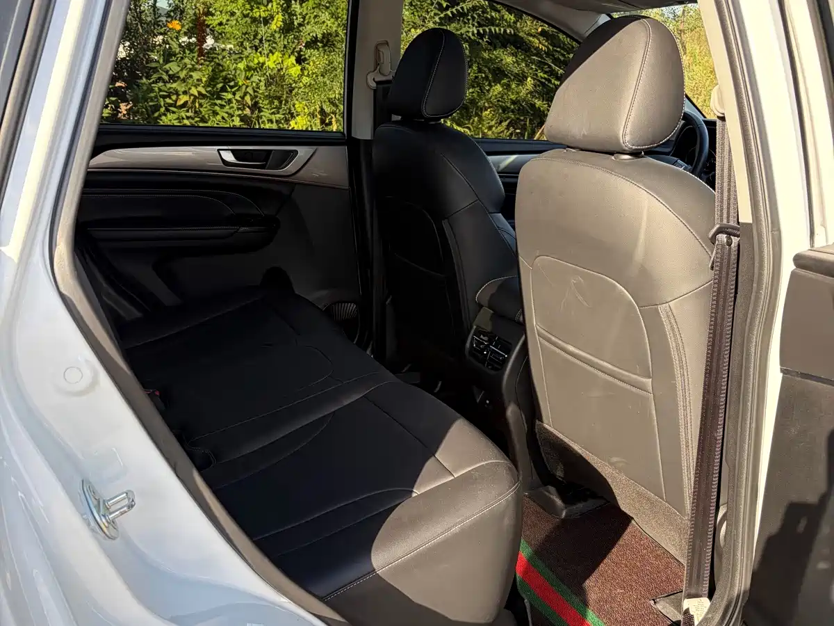 Haval M6 2023 2023 PLUS 1.5T DCT Luxury Smart Connect
