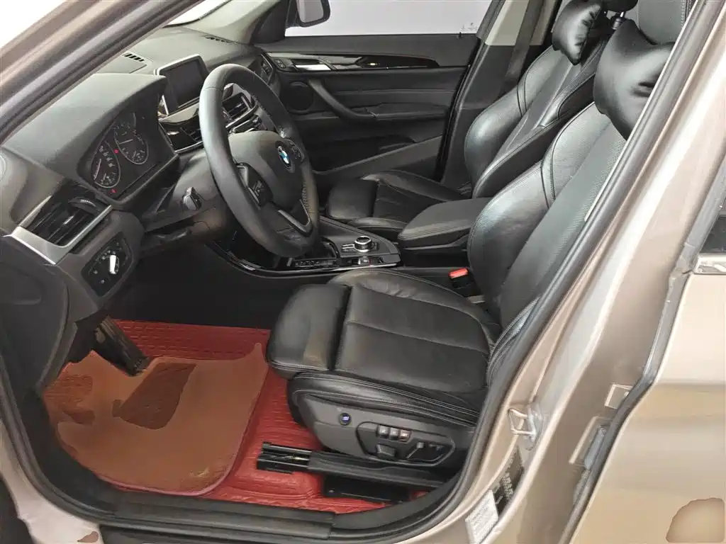 BMW X1 2016 sDrive20Li Luxury Model фото 15