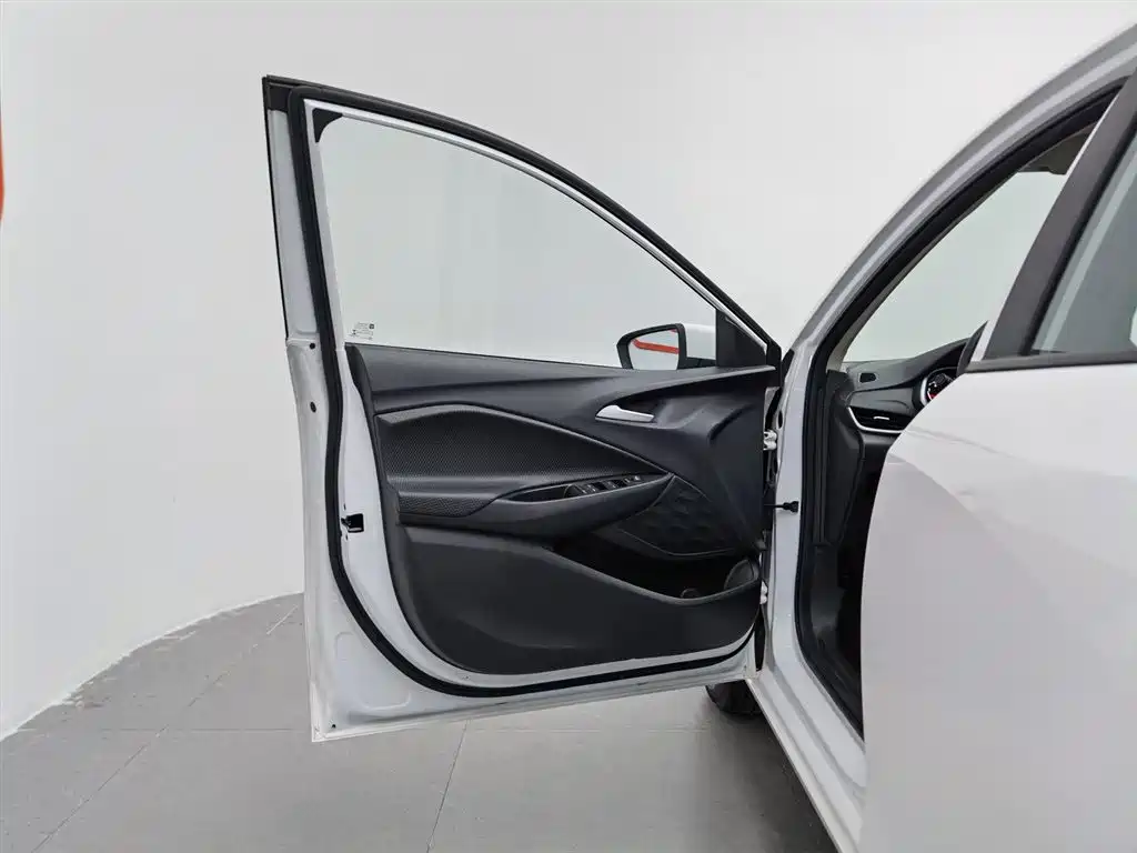 CHEVROLET KOVOZ
