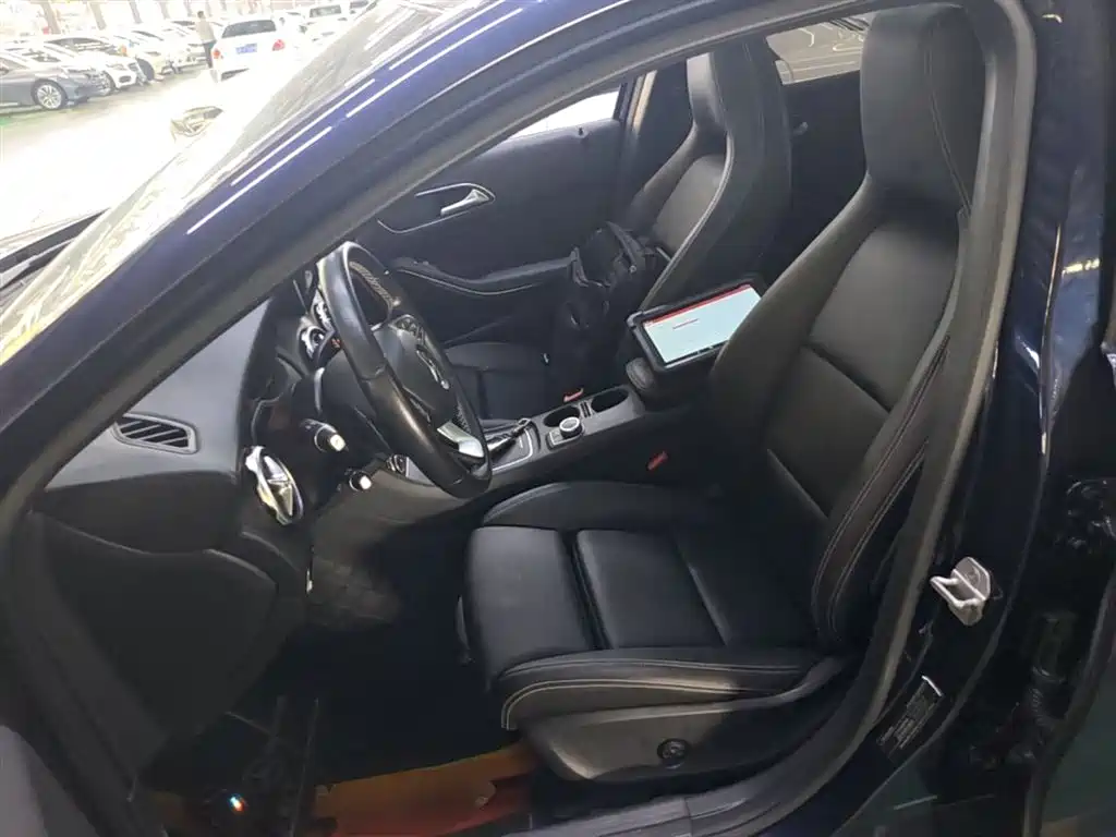 Mercedes-Benz GLA 2017 GLA 200 Dynamic фото 15