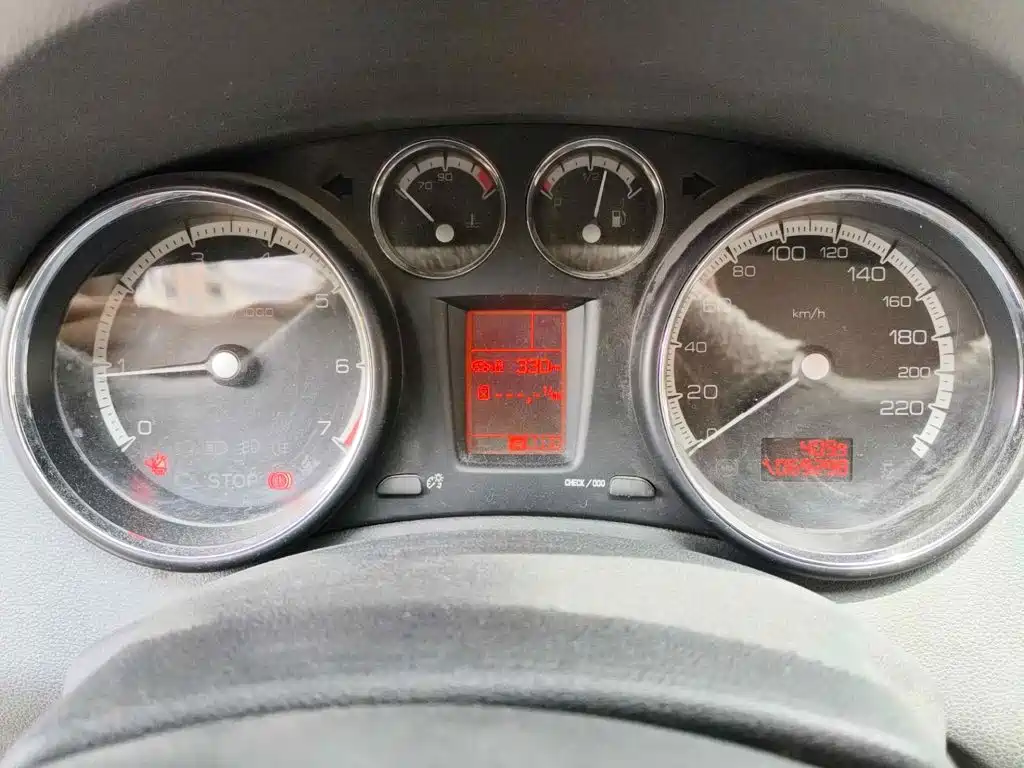 Peugeot 408 2010 2010 1.6L Manual Comfort