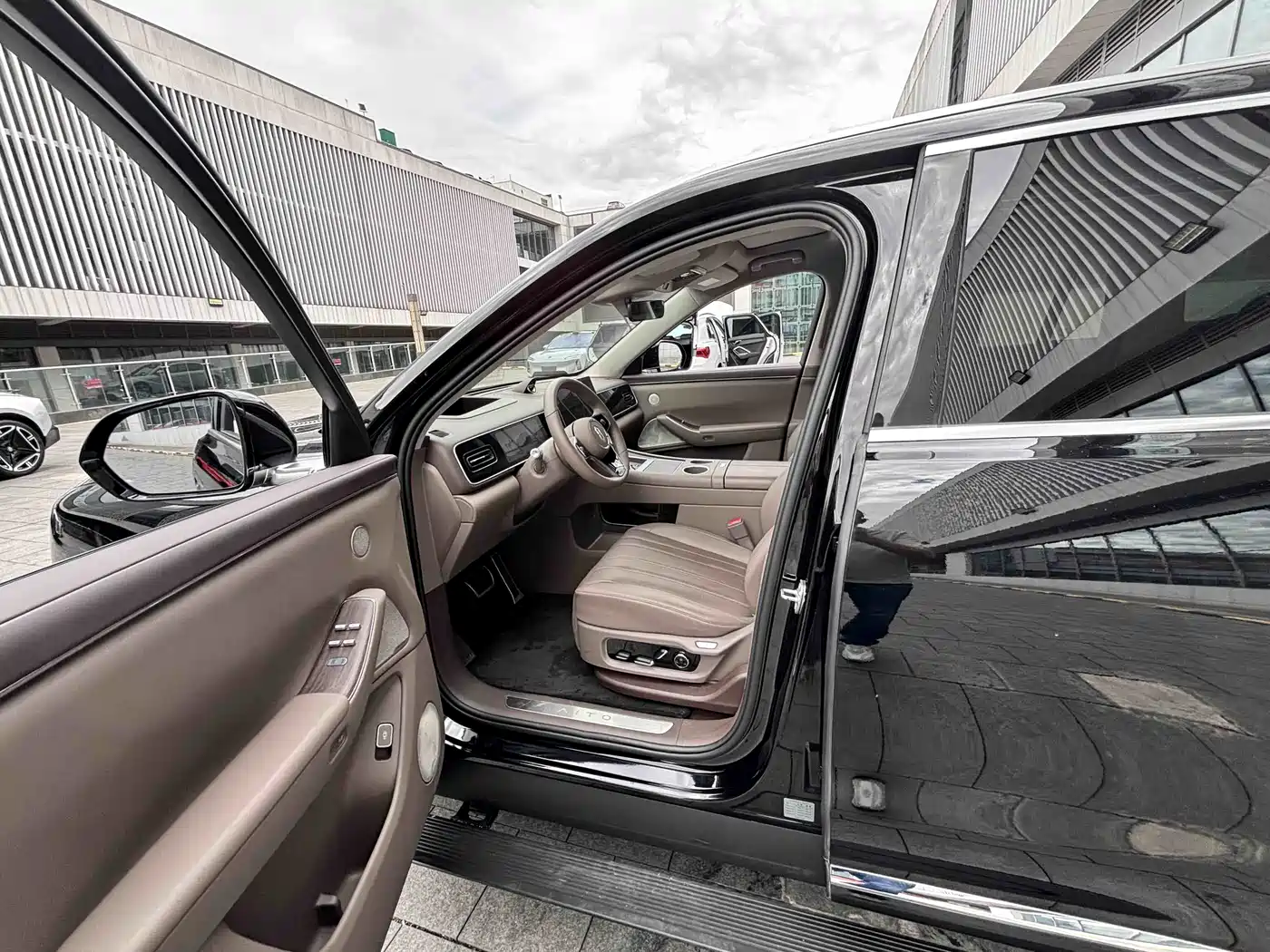 AITO Wenjie AITO M7 2026 Extended Range Ultra AWD 5-Seater фото 25