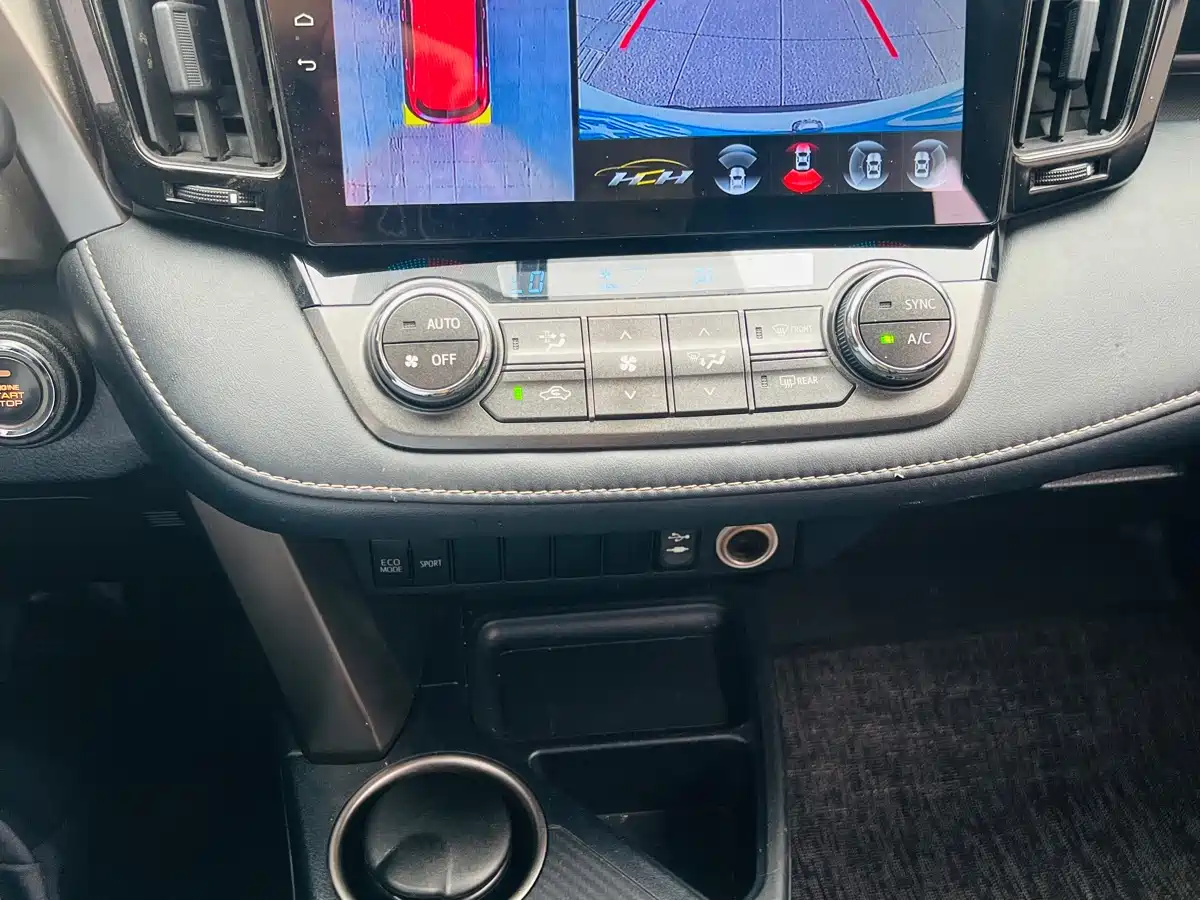 Toyota RAV4 Rongfang 2015 2.0L CVT 2WD Trend Edition фото 16