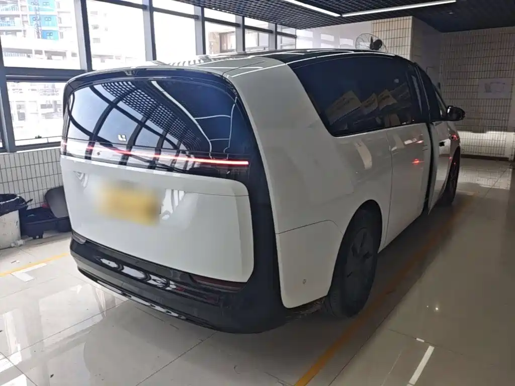 Li Auto MEGA 2025 2025 Model Home Family Special Edition