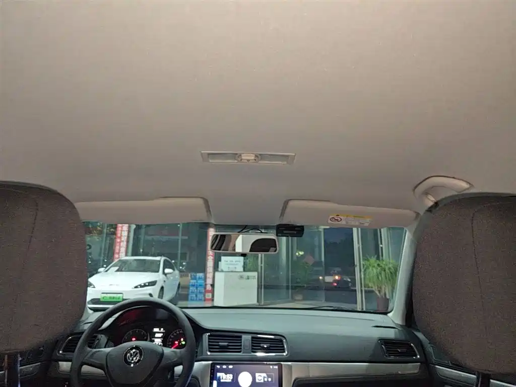 Volkswagen Lavida 2017 1.6L Automatic Trend Edition фото 18