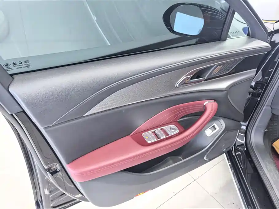Hongqi H5 2024 1.5T DCT Smart Connect Flag Rhythm Edition фото 7