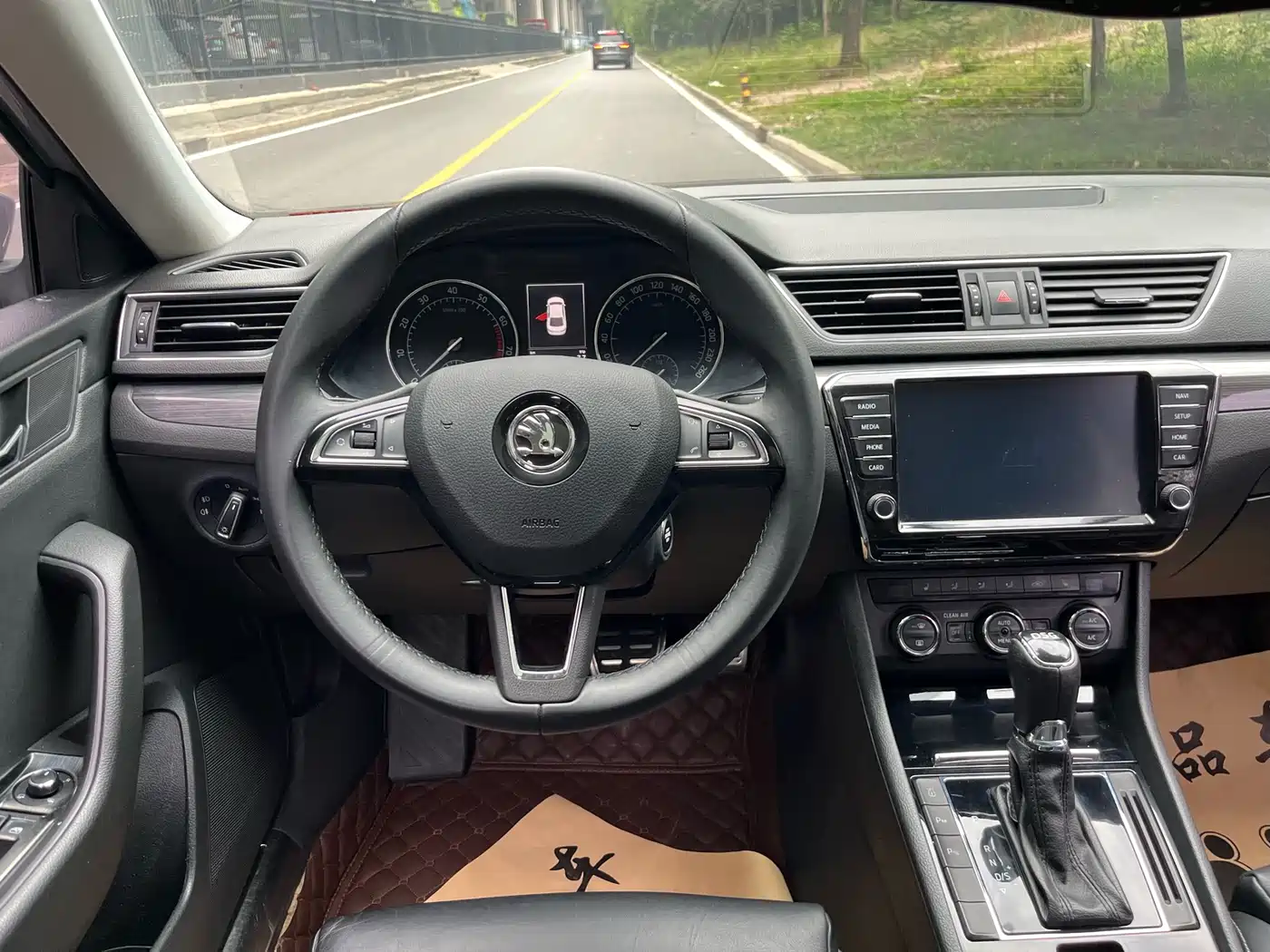 Škoda Superb 2016 TSI330 DSG Smart Edition фото 6