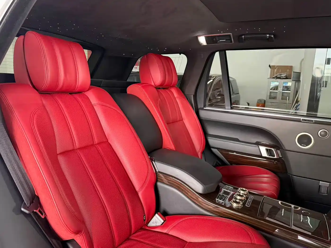 Land Rover Range Rover 2015 3.0 SC V6 Vogue SE Genesis Extended Edition фото 12