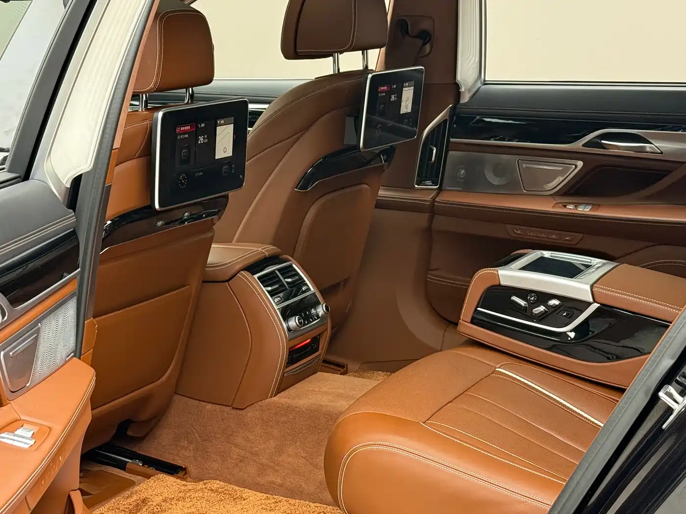 BMW 7 Series 2018 740Li xDrive Premium Type M Sport Package фото 6