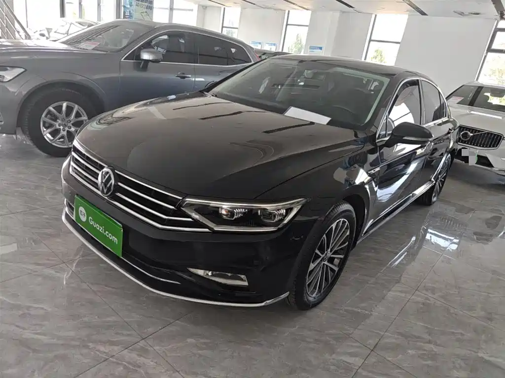 Volkswagen Magotan 2020 330TSI DSG Luxury фото 2