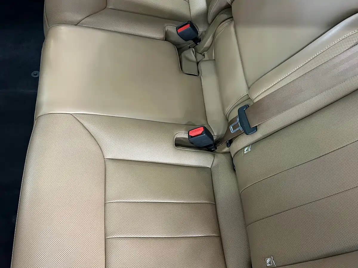 Land Rover Range Rover 2024 3.0 L6 400PS Golden Age Extended 7-Seater фото 21