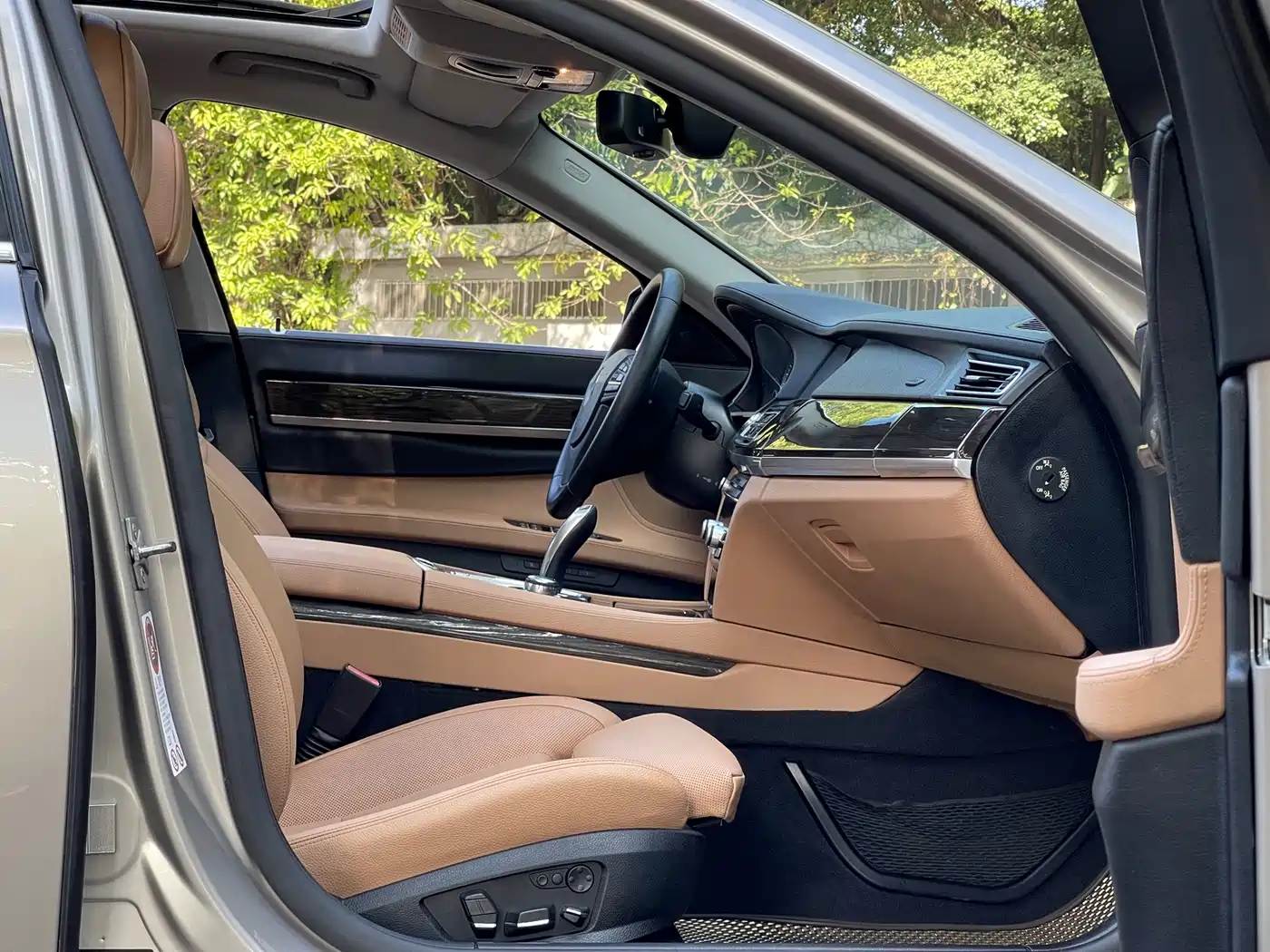 BMW 7 Series 2009 740Li Premium фото 25