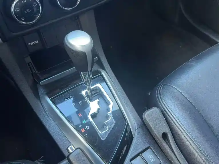 Фото 8 - Toyota Corolla