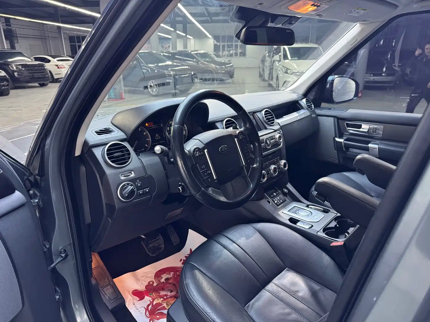 Land Rover Discovery 2016 3.0 SC V6 HSE фото 6