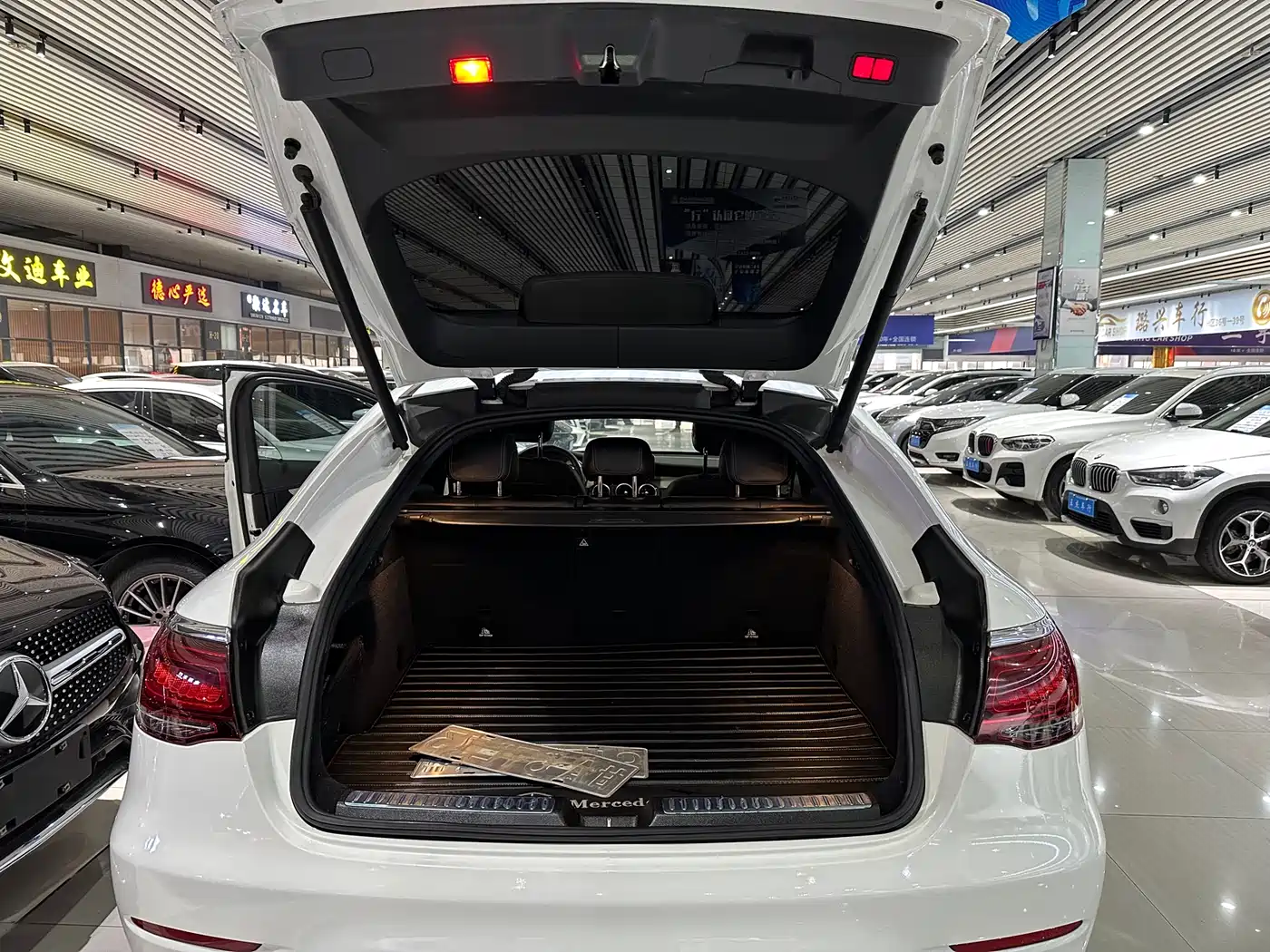 Mercedes-Benz GLC Coupe 2021 GLC 260 4MATIC Coupe SUV фото 11