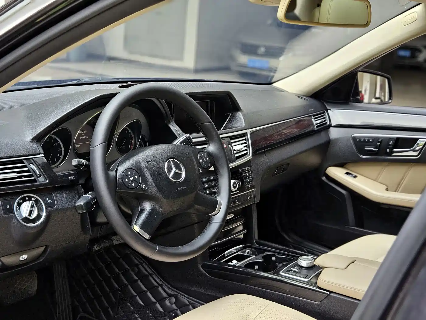 Mercedes-Benz E-Class 2011 E 300 L Fashion Premium фото 11