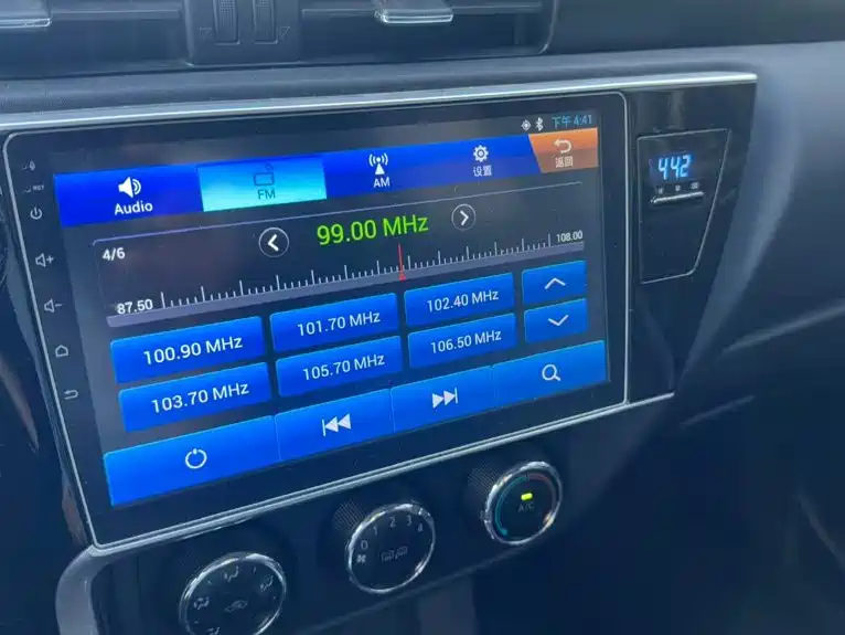 Фото 9 - Toyota Corolla