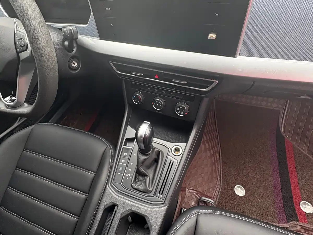 Volkswagen Lavida 2023 1.5L Auto Delight Edition фото 8