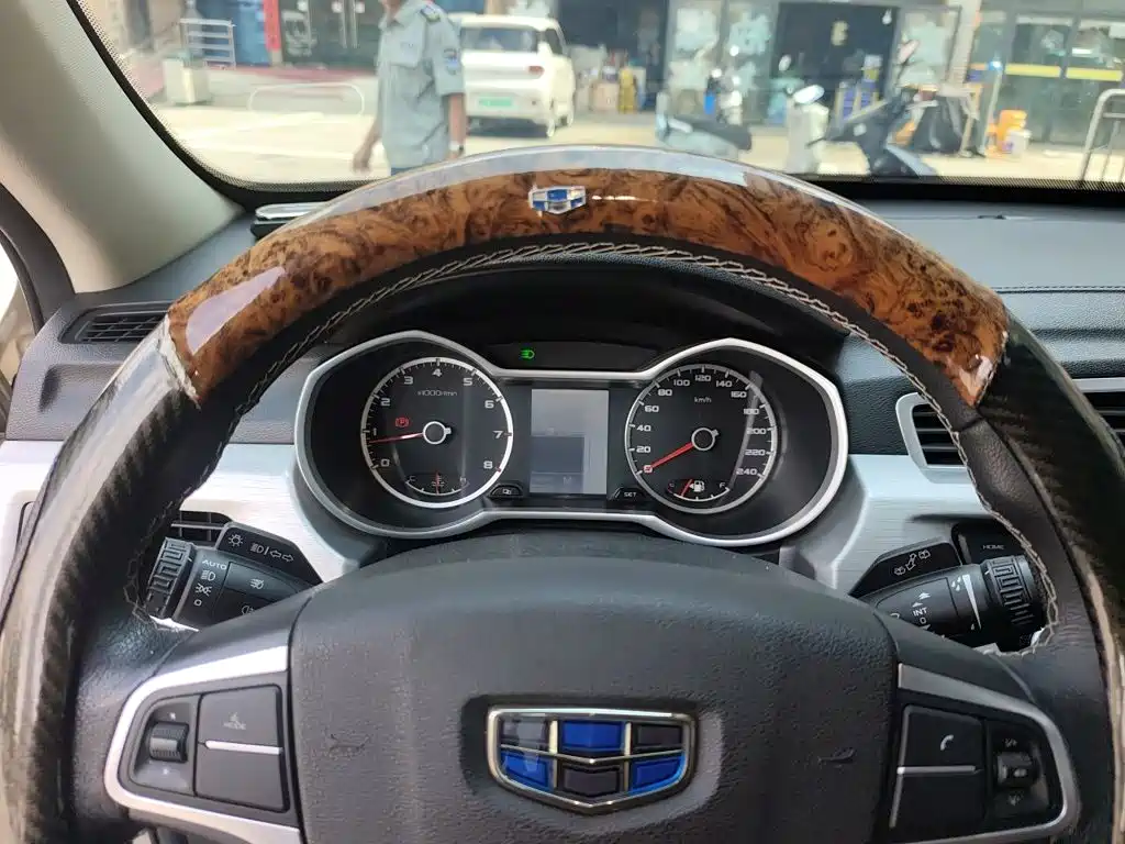 Geely Boyue 2016 2016 2.0L Manual Smart Connectivity