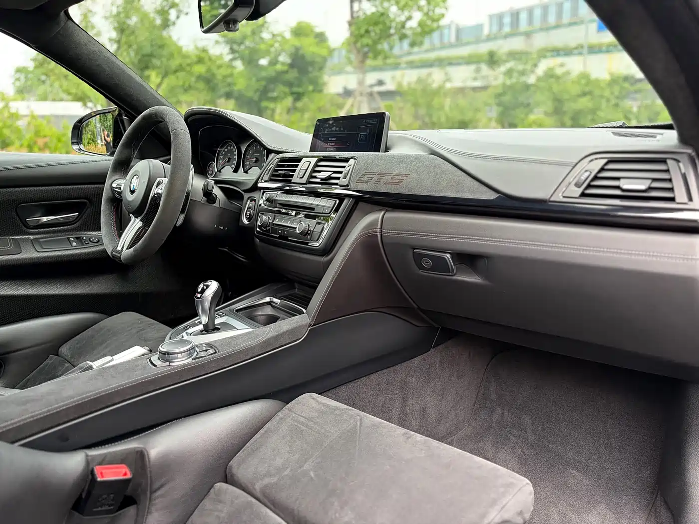 BMW M4 2016 M4 GTS фото 13