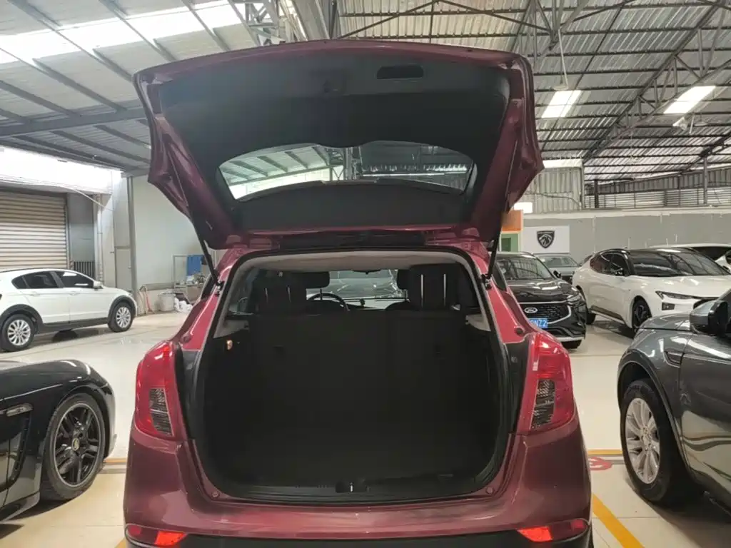 Фото 19 - Buick Encore