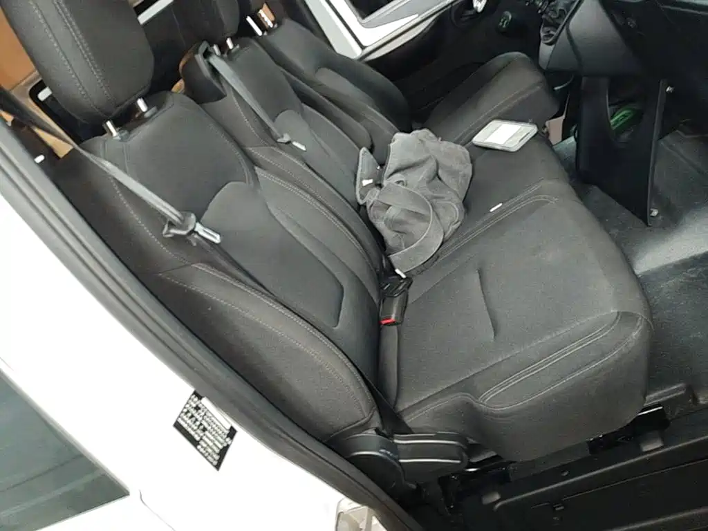 Jiangling JMC Fushun 2025 2025 Model 2.0T 6MT Diesel Short Wheelbase Medium-High Roof Commercial MPV 5/6 Seats