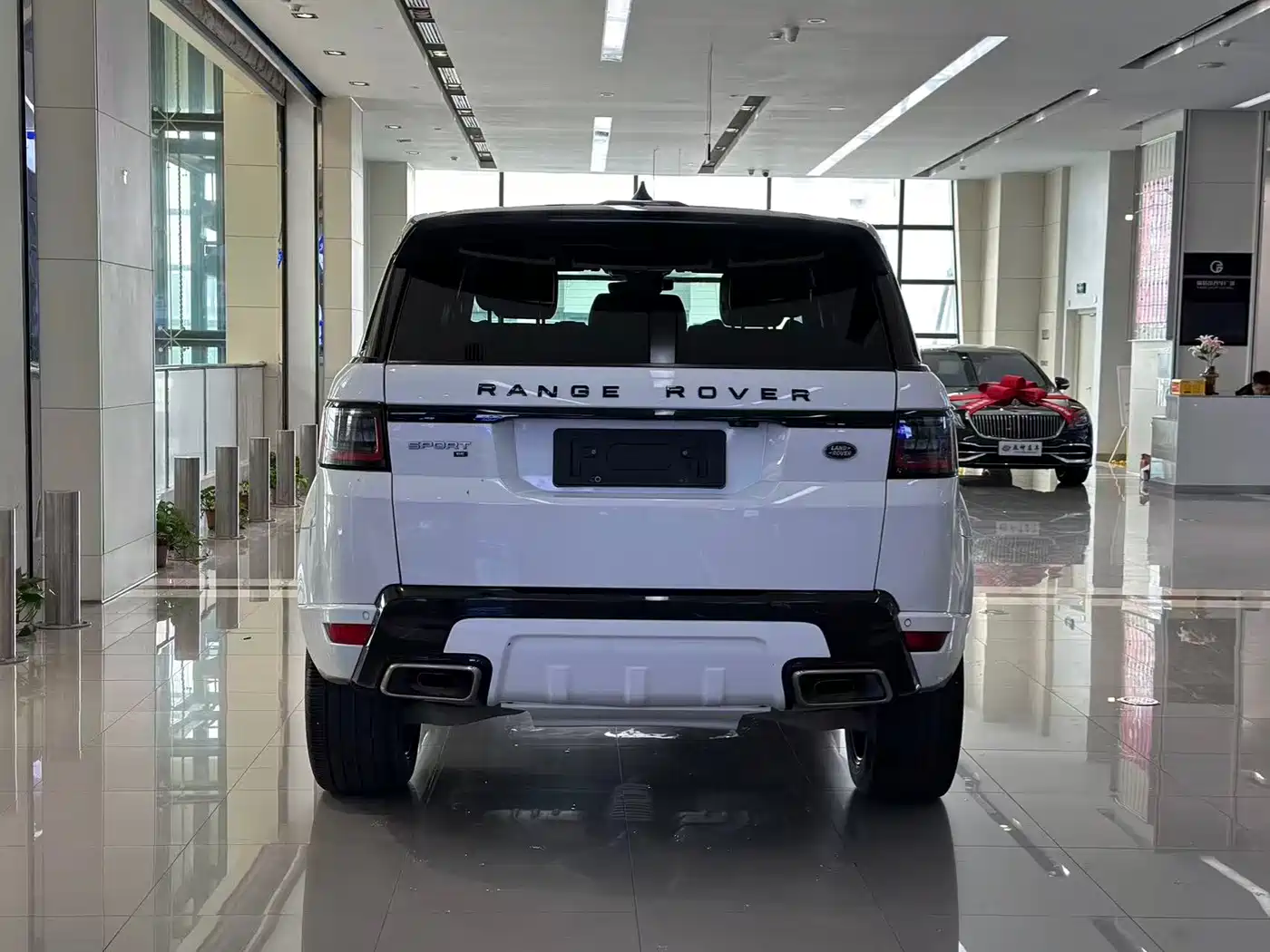 Land Rover Range Rover Sport 2020 3.0 L6 SE фото 19