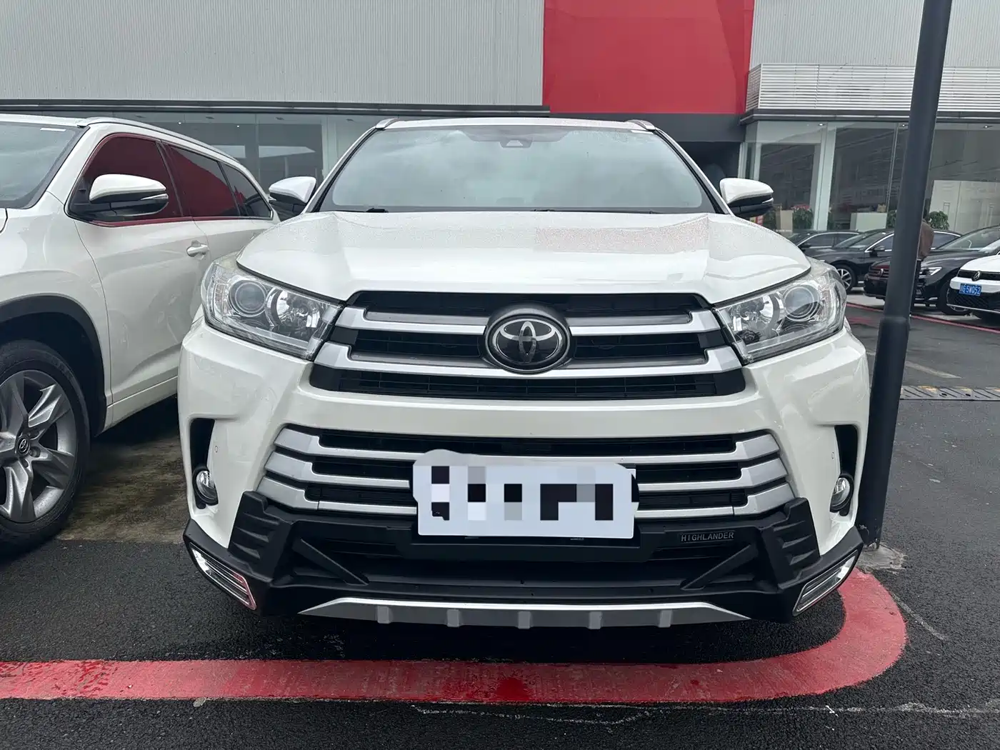 TOYOTA HIGHLANDER