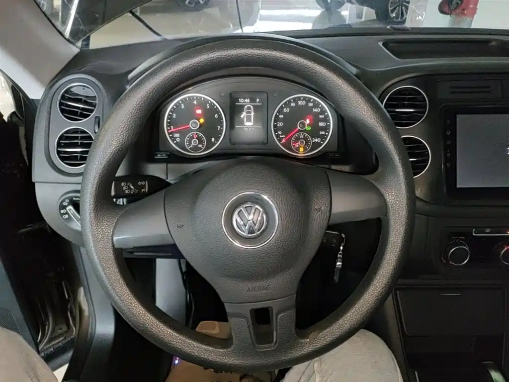 Volkswagen Tiguan 2015 1.8TSI Automatic 2WD Trendline фото 11