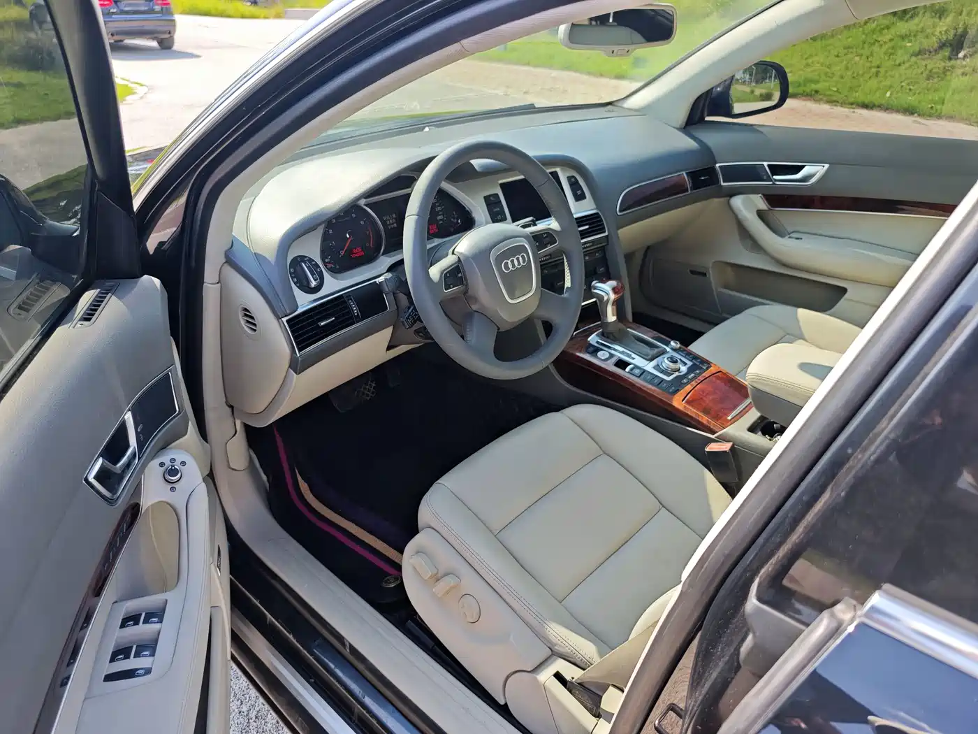 Фото 4 - Audi A6L
