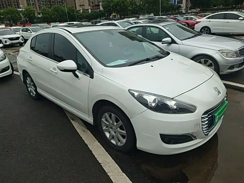 Peugeot 308 2014 Model Joy Edition Classic 1.6L Automatic Trend Style фото 4