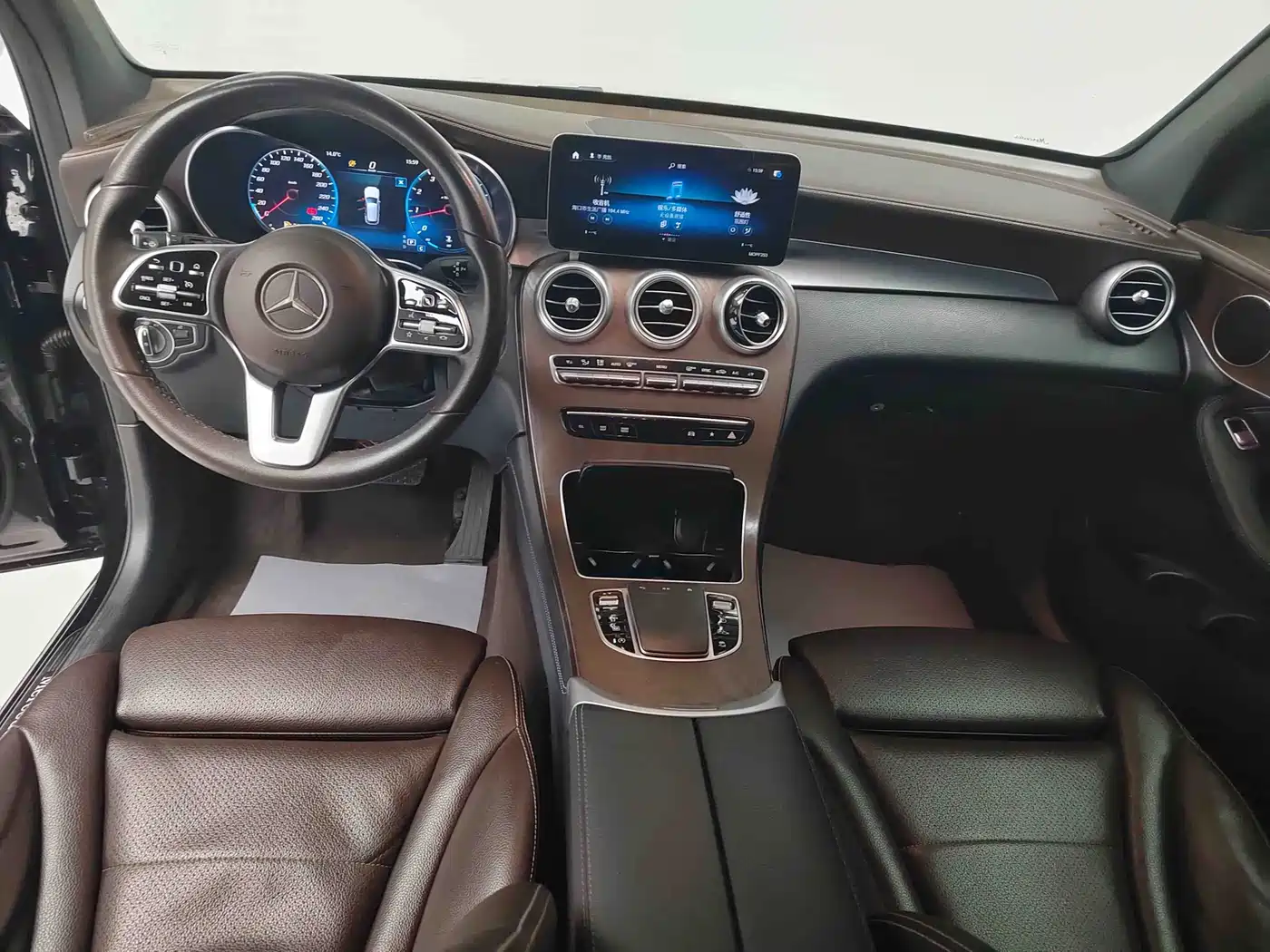 Mercedes-Benz GLC 2020 Facelift GLC 260 L 4MATIC Luxury фото 14