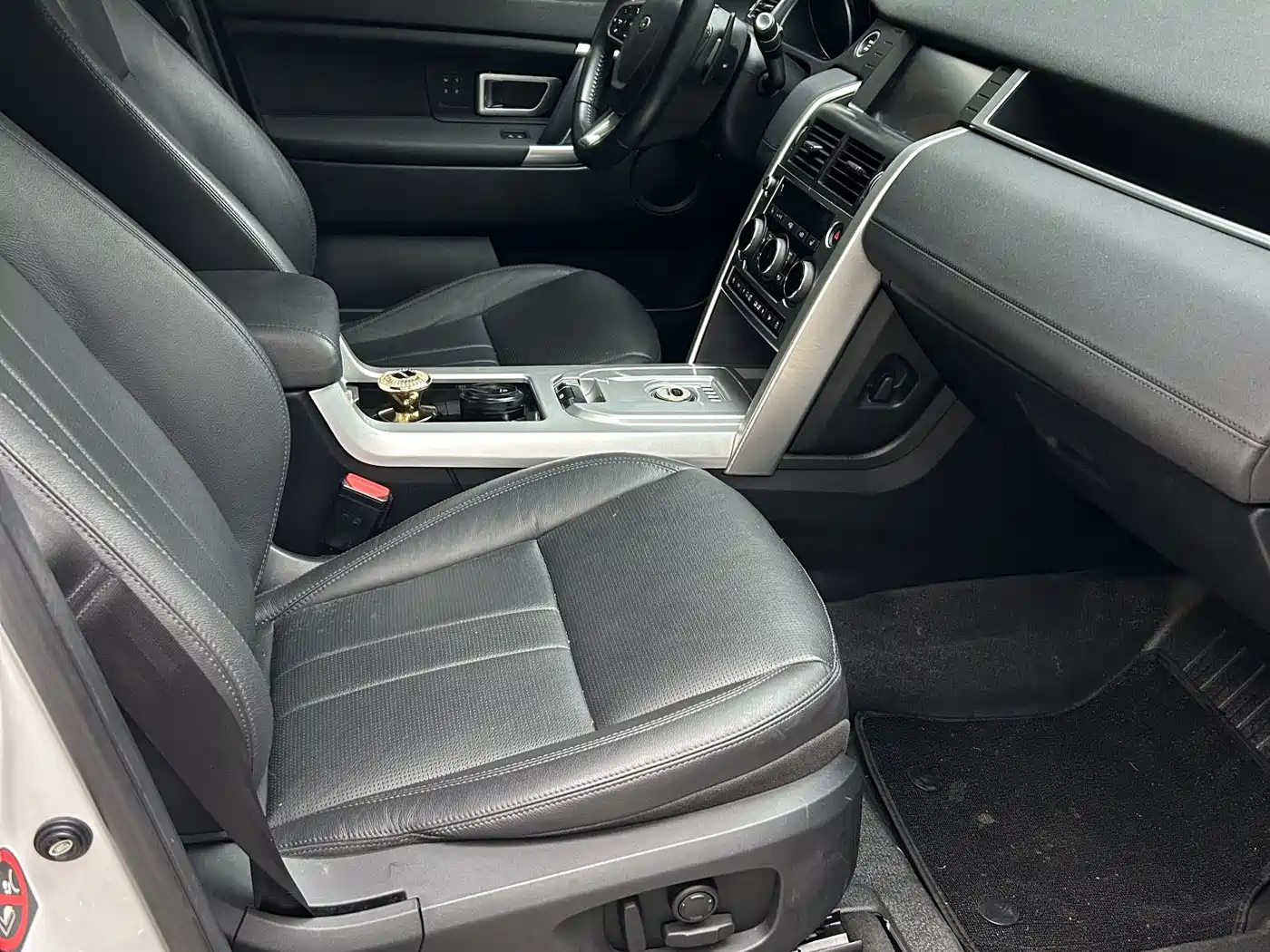 Land Rover Discovery Sport 2018 240PS HSE Edition фото 10