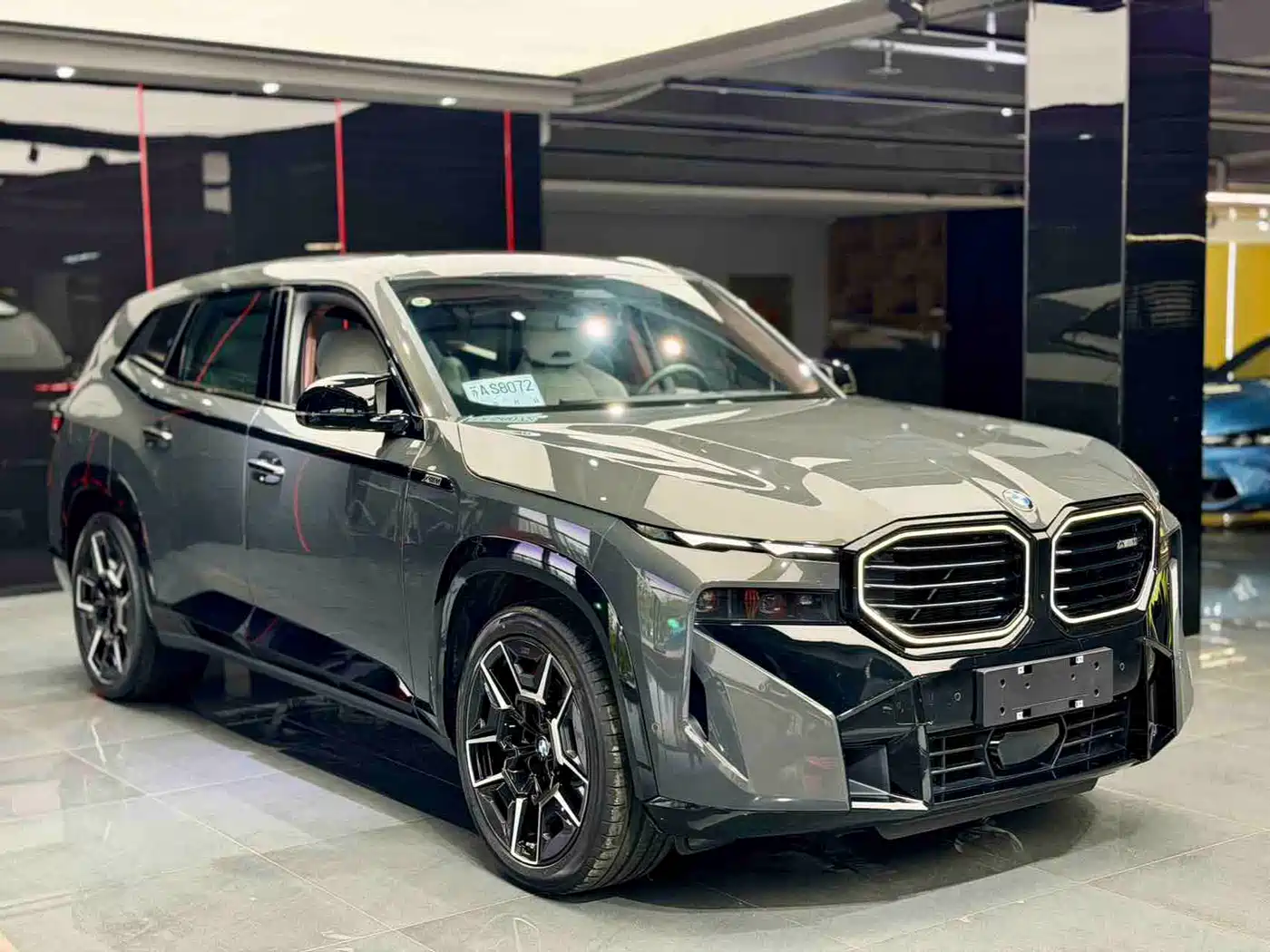 BMW XM 2023 50e фото 3