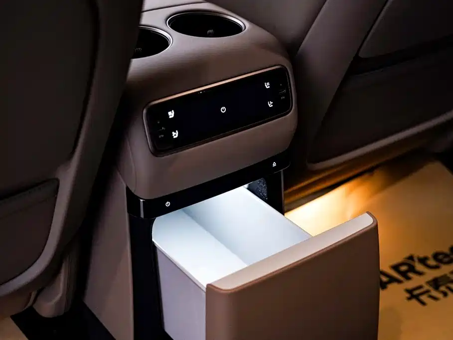 Li Auto Li i8 2026 2025 Standard Edition