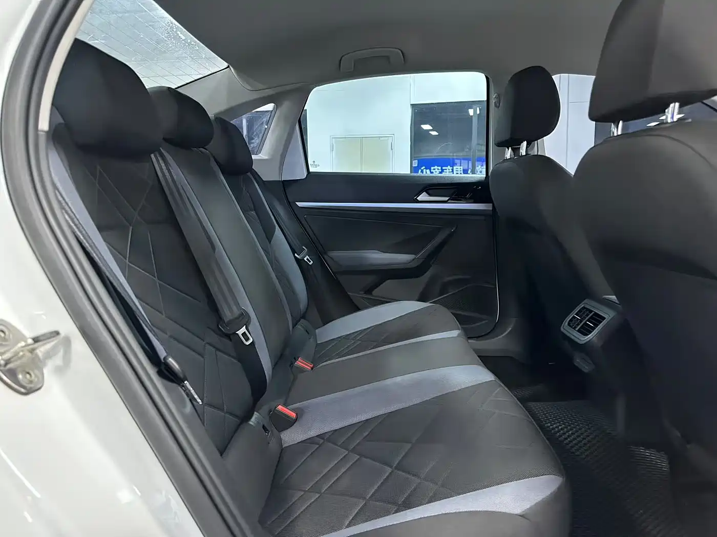 Volkswagen Lavida 2023 1.5L Auto Luxury Edition фото 7