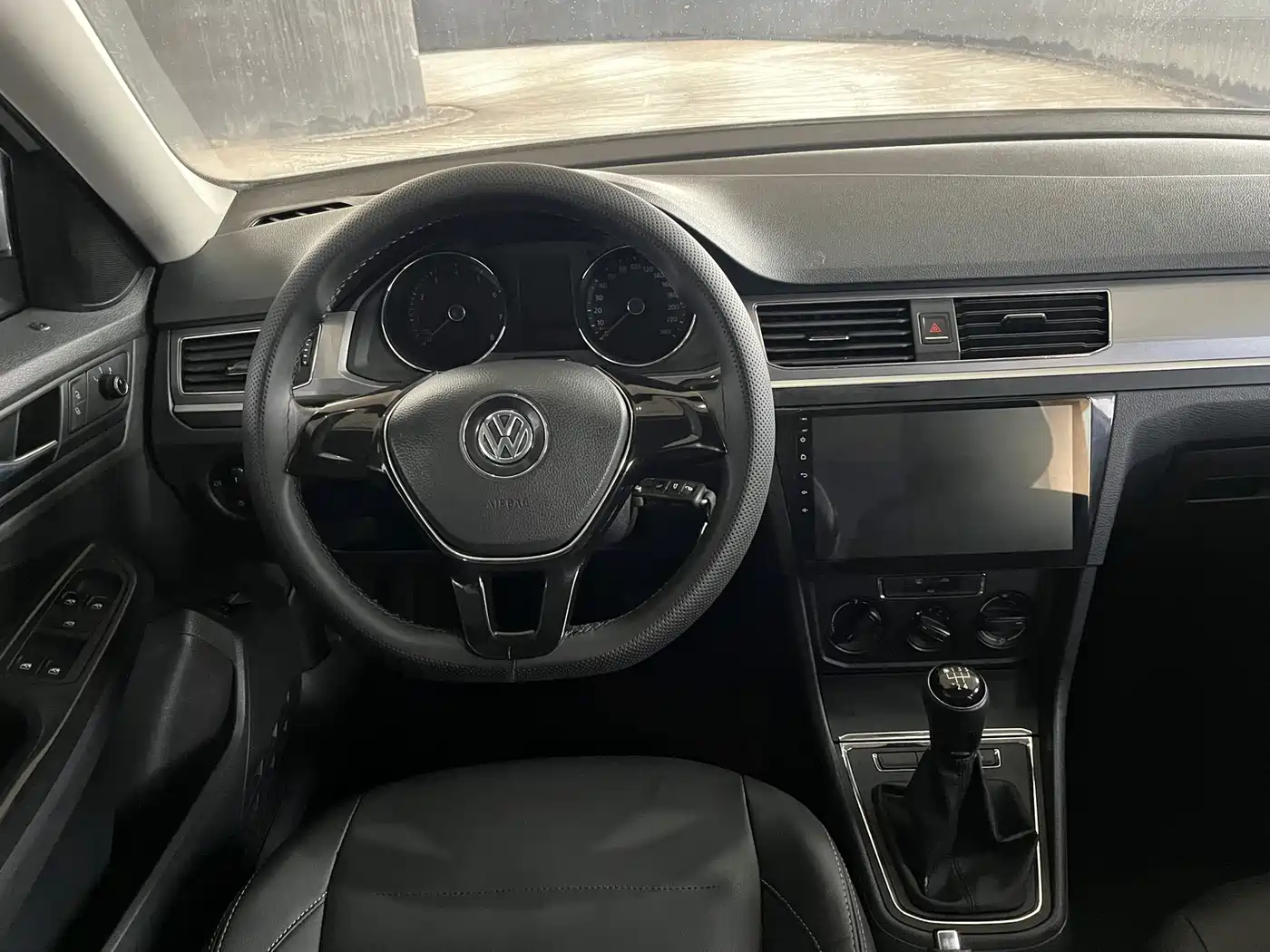 Volkswagen Bora 2018 1.5L Manual Fashion фото 7