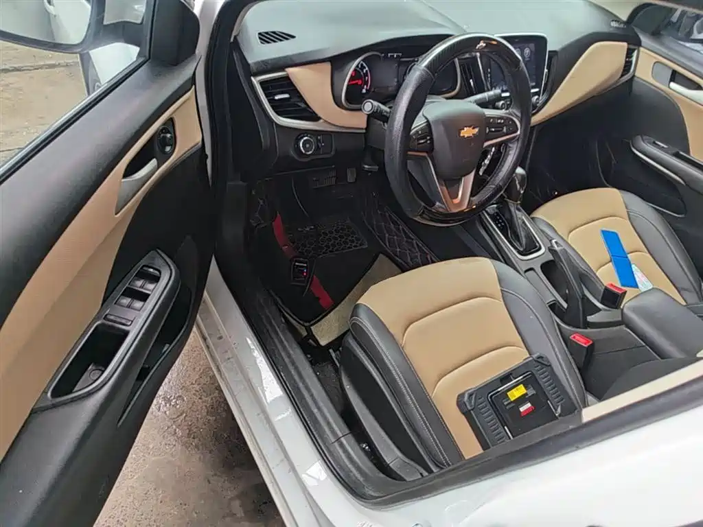 CHEVROLET CRUZE