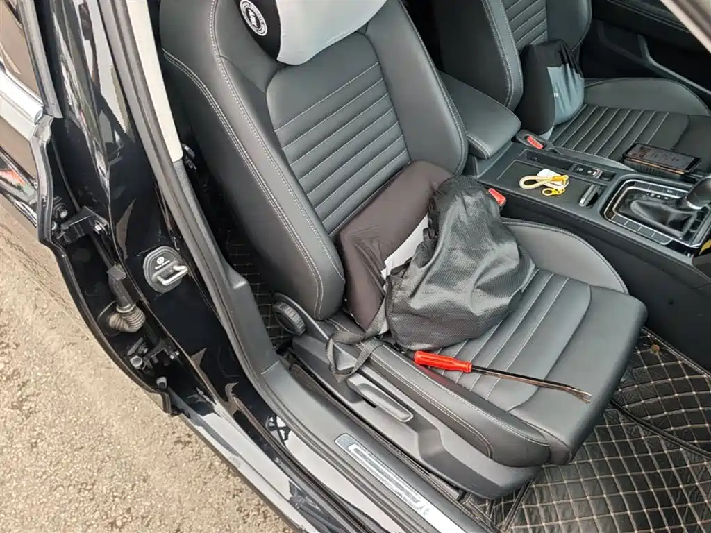 Volkswagen Magotan 2023 2 Million Units Commemorative Edition 280TSI DSG Comfort фото 25