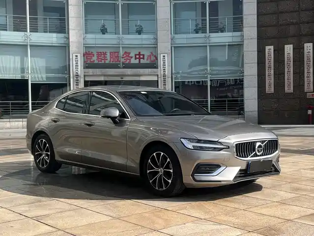 Volvo S60 T4, Смарт Люкс