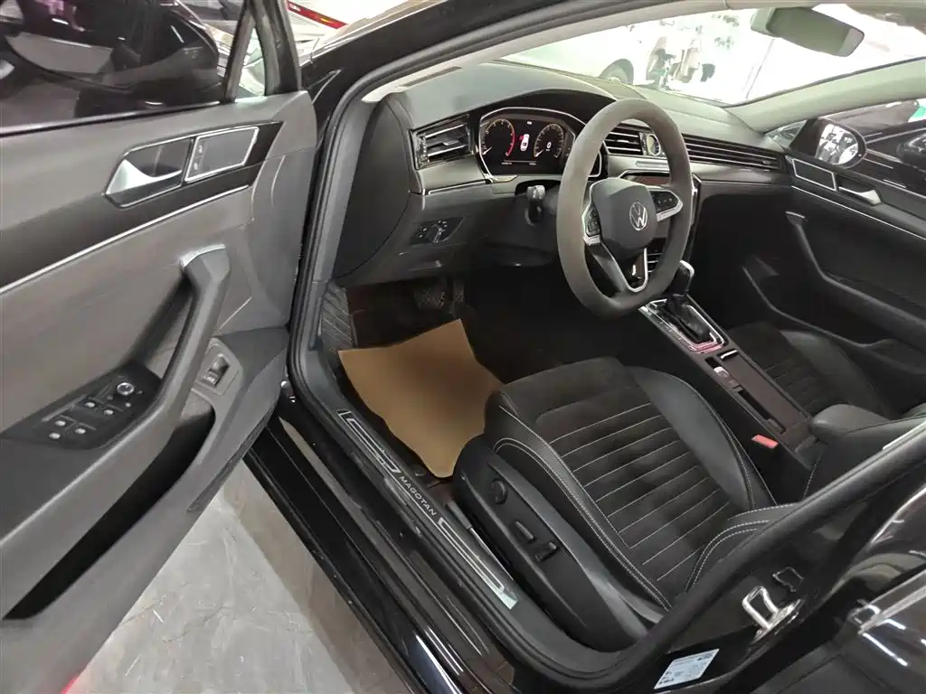 Volkswagen Magotan 2020 330TSI DSG Luxury фото 14