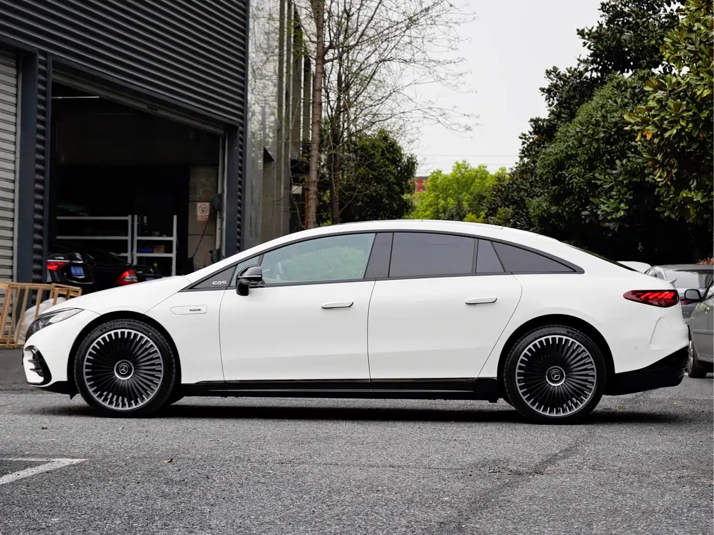 MERCEDES-BENZ EQS AMG