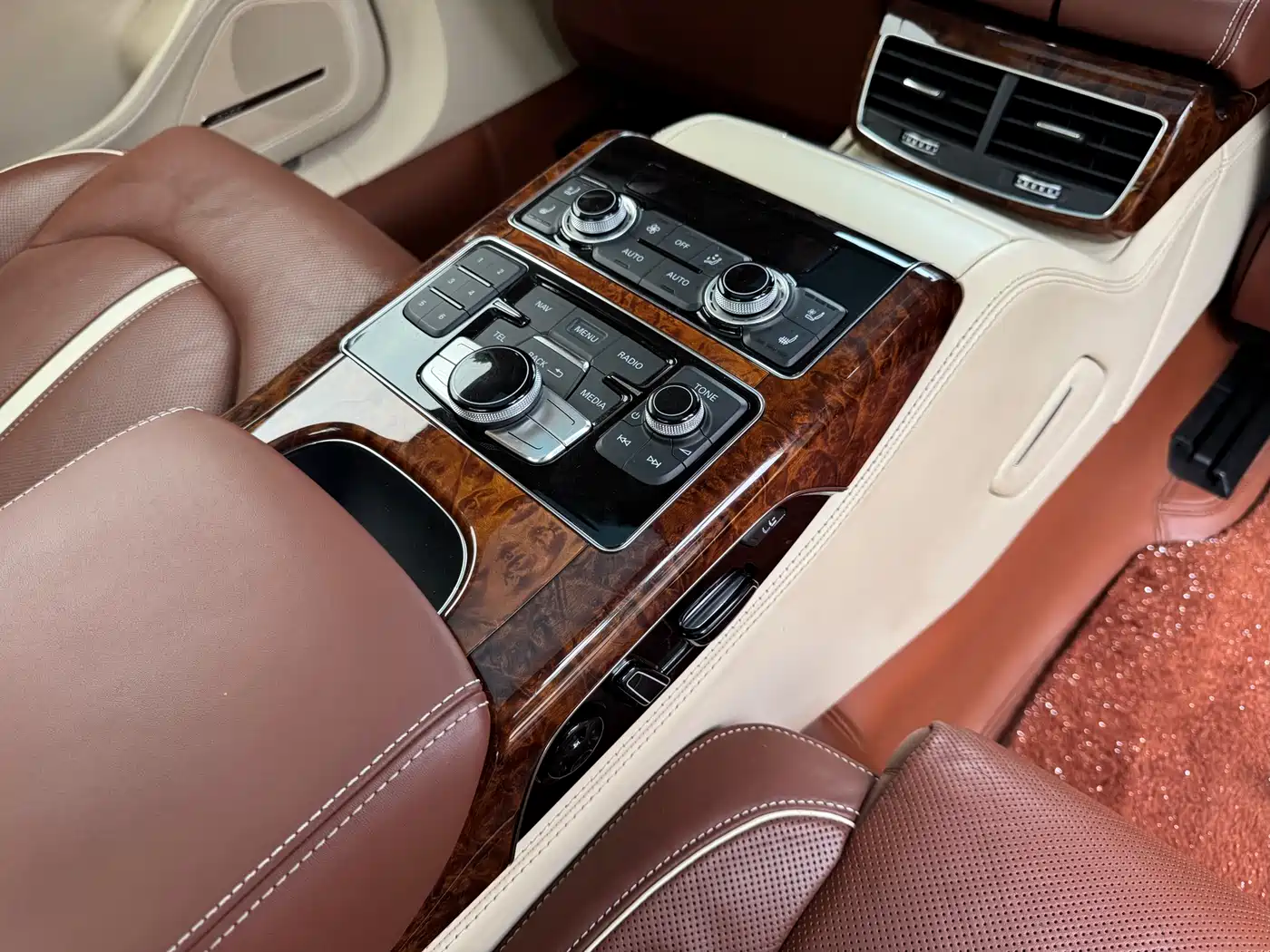 Audi A8 2013 A8L 45 TFSI quattro Exclusive фото 15