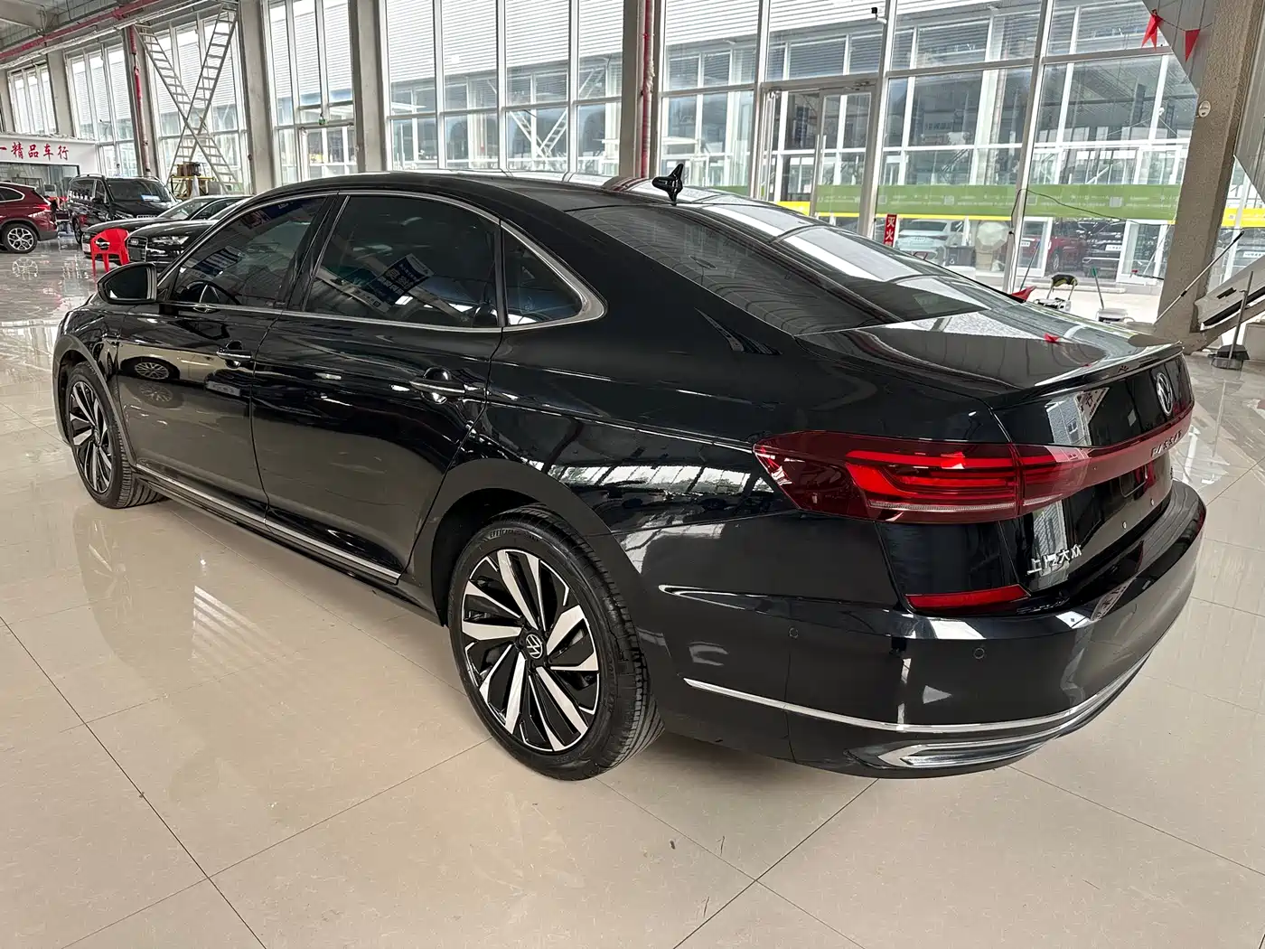Volkswagen Passat 2022 330TSI Starry Sky Premium Edition фото 7