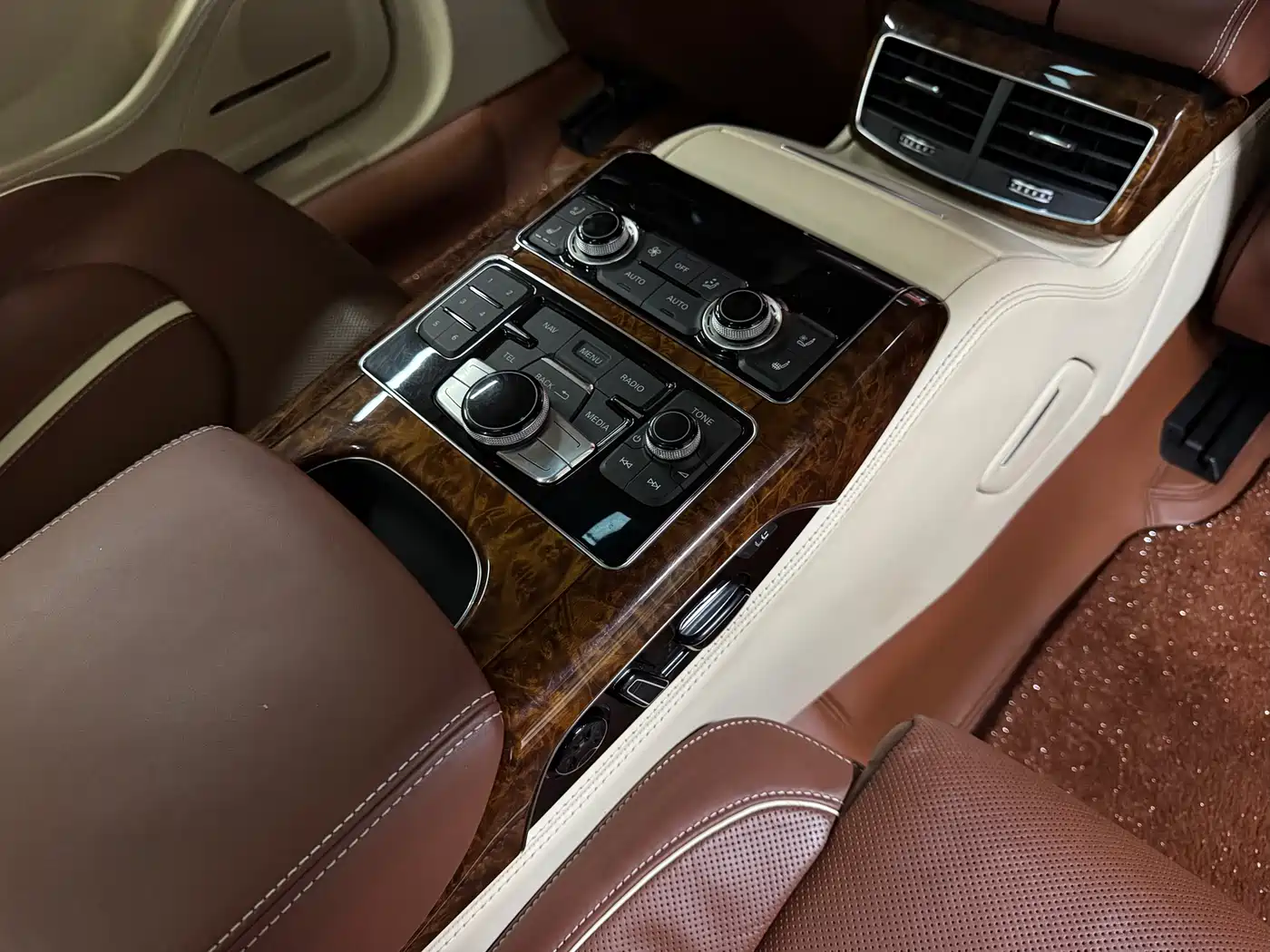 Audi A8 2013 A8L 45 TFSI quattro Exclusive фото 46