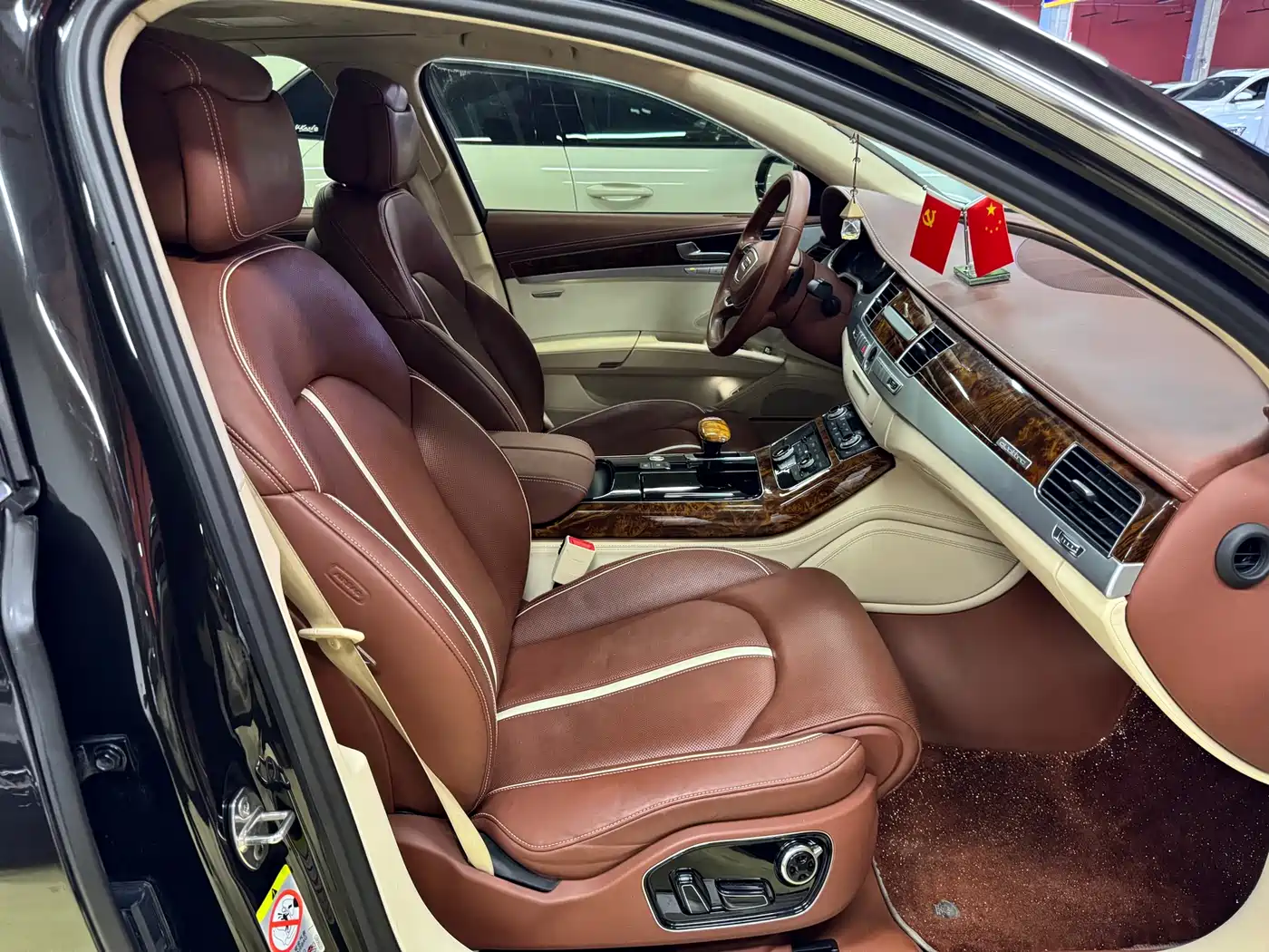Audi A8 2013 A8L 45 TFSI quattro Exclusive фото 48