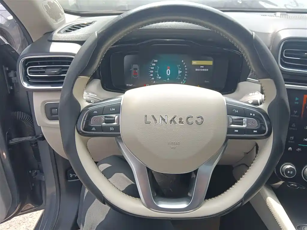 Lynk & Co 02 2018 Model 1.5T DCT 2WD Yao Pro Edition China V фото 11